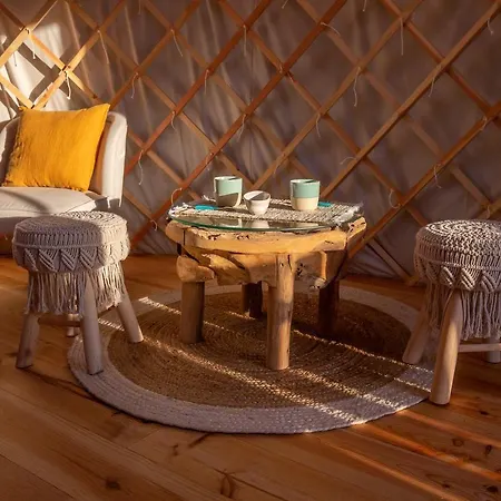 La Yourte Etoile Bed & Breakfast
