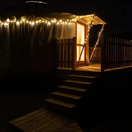 La Yourte Etoile Bed & Breakfast